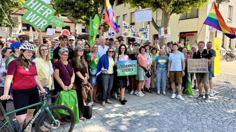 Gemeinsam für Demokratie und Vielfalt: Wir waren in Taufkirchen dabei!